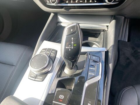 BMW 5 Series 2.0 520d MHT SE Saloon 4dr Diesel Hybrid Steptronic xDrive Euro 6 (s/s) (19 14