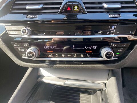 BMW 5 Series 2.0 520d MHT SE Saloon 4dr Diesel Hybrid Steptronic xDrive Euro 6 (s/s) (19 26