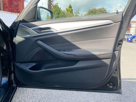 BMW 5 Series 2.0 520d MHT SE Saloon 4dr Diesel Hybrid Steptronic xDrive Euro 6 (s/s) (19 22