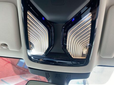 BMW 5 Series 2.0 520d MHT SE Saloon 4dr Diesel Hybrid Steptronic xDrive Euro 6 (s/s) (19 18