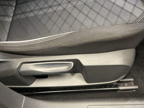 Volkswagen Polo 1.0 TSI R-Line Hatchback 5dr Petrol Manual Euro 6 (s/s) (95 ps) Alloys 23