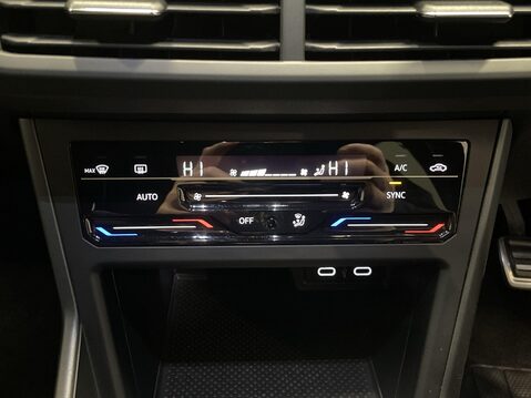 Volkswagen Polo 1.0 TSI R-Line Hatchback 5dr Petrol Manual Euro 6 (s/s) (95 ps) Alloys 27