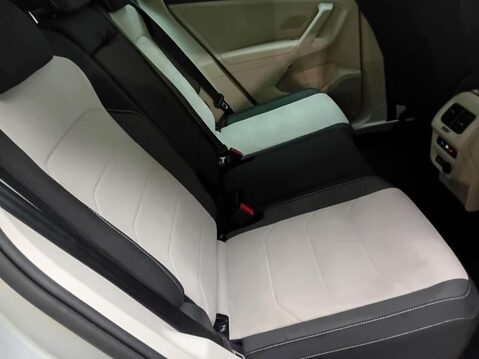 Volkswagen Tiguan 1.5 TSI Elegance SUV 5dr Petrol DSG Euro 6 (s/s) (150 ps) Professional NAV 5