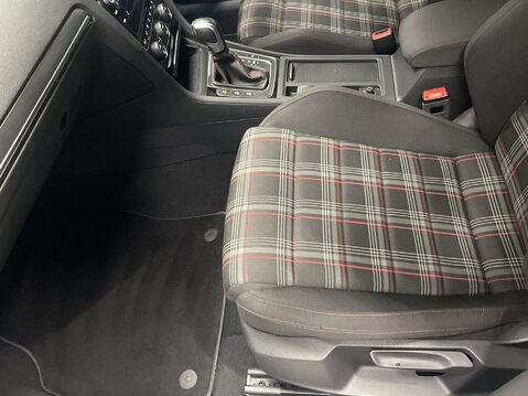 Volkswagen Golf 2.0 TSI GPF GTI Performance Hatchback 5dr Petrol DSG Euro 6 (s/s) (245 ps) 17