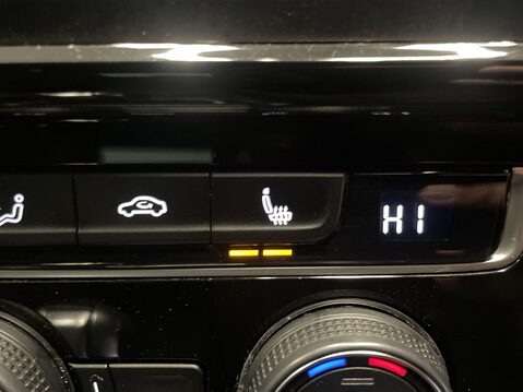 Volkswagen Golf 2.0 TSI GPF GTI Performance Hatchback 5dr Petrol DSG Euro 6 (s/s) (245 ps) 23