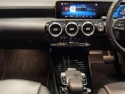 Mercedes-Benz A Class 1.5 A180d SE (Executive) Hatchback 5dr Diesel 7G-DCT Euro 6 (s/s) (116 ps) 15