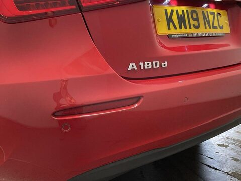 Mercedes-Benz A Class 1.5 A180d SE (Executive) Hatchback 5dr Diesel 7G-DCT Euro 6 (s/s) (116 ps) 13