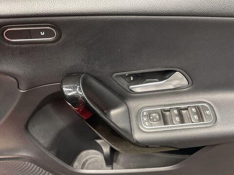 Mercedes-Benz A Class 1.5 A180d SE (Executive) Hatchback 5dr Diesel 7G-DCT Euro 6 (s/s) (116 ps) 24