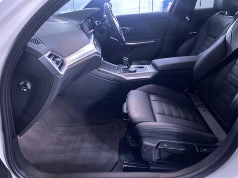 BMW 3 Series 2.0 318d MHT M Sport Touring 5dr Diesel Hybrid Auto Euro 6 (s/s) (150 ps) 1 17