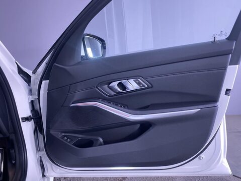 BMW 3 Series 2.0 318d MHT M Sport Touring 5dr Diesel Hybrid Auto Euro 6 (s/s) (150 ps) 1 27