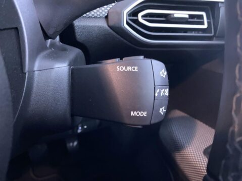 Dacia Sandero 1.0 TCe Bi-Fuel Expression Hatchback 5dr Bi Fuel Manual Euro 6 (s/s) (100 p 29