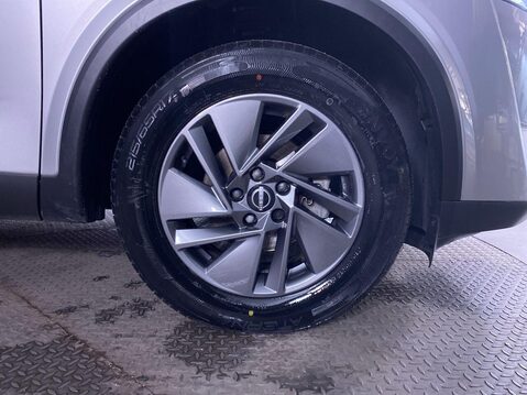 Nissan Qashqai 1.3 DIG-T MHEV Acenta Premium SUV 5dr Petrol Hybrid Manual Euro 6 (s/s) (14 12