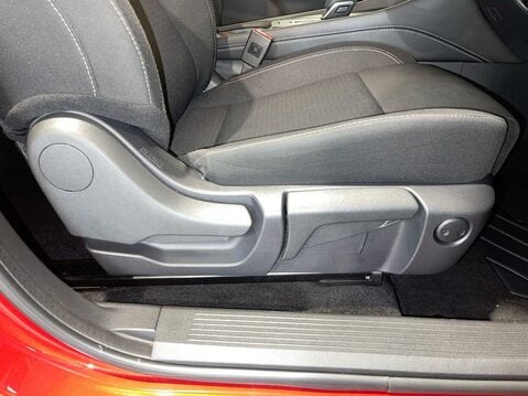 Nissan Qashqai 1.3 DIG-T MHEV N-Connecta SUV 5dr Petrol Hybrid XTRON Euro 6 (s/s) (158 ps) 22