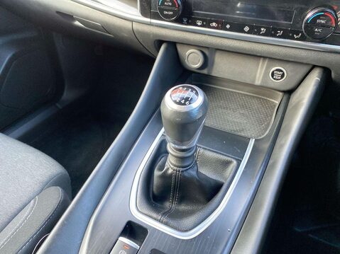 Nissan Qashqai 1.3 DIG-T MHEV N-Connecta SUV 5dr Petrol Hybrid Manual Euro 6 (s/s) (140 ps 14