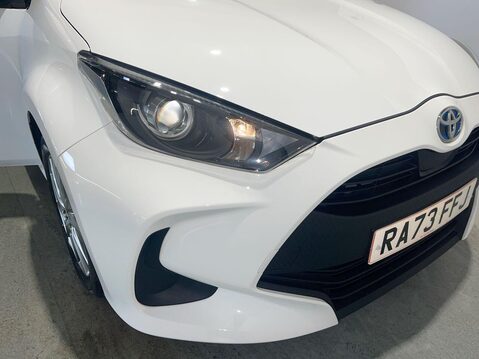 Toyota Yaris 1.5 VVT-h Icon Hatchback 5dr Petrol Hybrid E-CVT Euro 6 (s/s) (116 ps) 1 Ow 21