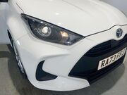 Toyota Yaris 1.5 VVT-h Icon Hatchback 5dr Petrol Hybrid E-CVT Euro 6 (s/s) (116 ps) 1 Ow 21