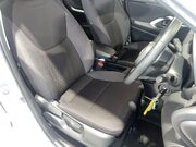 Toyota Yaris 1.5 VVT-h Icon Hatchback 5dr Petrol Hybrid E-CVT Euro 6 (s/s) (116 ps) 1 Ow 14