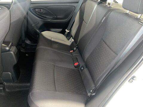 Toyota Yaris 1.5 VVT-h Icon Hatchback 5dr Petrol Hybrid E-CVT Euro 6 (s/s) (116 ps) 1 Ow 17