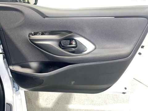 Toyota Yaris 1.5 VVT-h Icon Hatchback 5dr Petrol Hybrid E-CVT Euro 6 (s/s) (116 ps) 1 Ow 24