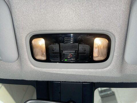 Toyota Yaris 1.5 VVT-h Icon Hatchback 5dr Petrol Hybrid E-CVT Euro 6 (s/s) (116 ps) 1 Ow 22