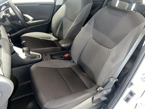 Toyota Yaris 1.5 VVT-h Icon Hatchback 5dr Petrol Hybrid E-CVT Euro 6 (s/s) (116 ps) 1 Ow 16