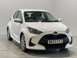 Toyota Yaris 1.5 VVT-h Icon Hatchback 5dr Petrol Hybrid E-CVT Euro 6 (s/s) (116 ps) 1 Ow