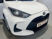 Toyota Yaris 1.5 VVT-h Icon Hatchback 5dr Petrol Hybrid E-CVT Euro 6 (s/s) (116 ps) 1 Ow 10