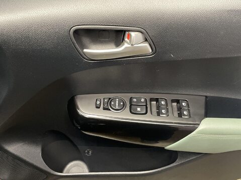 Kia Picanto 1.2 Shadow Hatchback 5dr Petrol AMT Euro 6 (s/s) (77 bhp) 1 Owner - Cruise 25