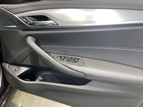 BMW 5 Series 2.0 520i GPF M Sport Saloon 4dr Petrol Auto Euro 6 (s/s) (184 ps) Cruise - 50