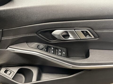 BMW 3 Series 2.0 320i M Sport Touring 5dr Petrol Auto Euro 6 (s/s) (184 ps) Leather - 1 25