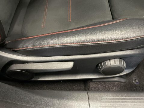 Mercedes-Benz A Class 1.3 A250e 15.6kWh AMG Line (Premium 2) Hatchback 5dr Petrol Plug-in Hybrid 25