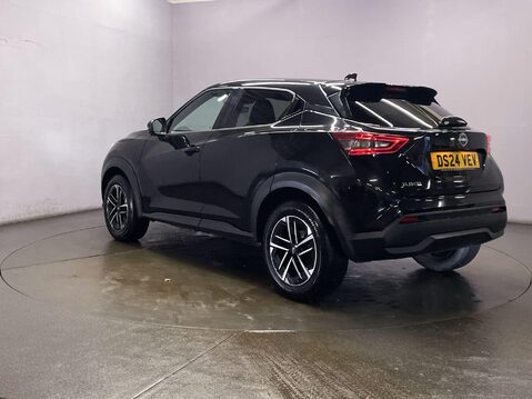 Nissan Juke 1.0 DIG-T N-Connecta SUV 5dr Petrol Manual Euro 6 (s/s) (114 ps) Alloy Whee 6