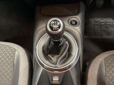 Nissan Juke 1.0 DIG-T N-Connecta SUV 5dr Petrol Manual Euro 6 (s/s) (114 ps) Alloy Whee 19