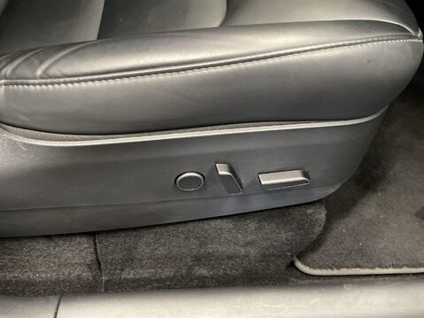 Tesla Model Y (Dual Motor) Long Range SUV 5dr Electric Auto 4WDE (384 bhp) Heated Seats 24