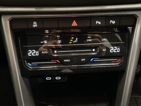 Volkswagen T-Roc 1.0 TSI Life SUV 5dr Petrol Manual Euro 6 (s/s) (110 ps) Start Stop 26