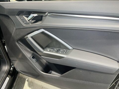 Audi Q3 1.5 TFSI CoD 35 S line Sportback 5dr Petrol Manual Euro 6 (s/s) (150 ps) 1 32