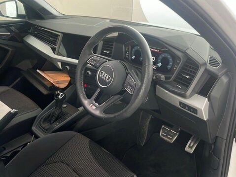 Audi A1 1.0 TFSI 25 S line Sportback 5dr Petrol S Tronic Euro 6 (s/s) (95 ps) 1 Own 7