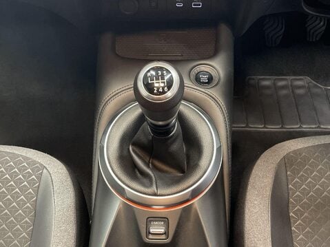 Nissan Juke 1.0 DIG-T N-Connecta SUV 5dr Petrol Manual Euro 6 (s/s) (114 ps) Alloy Whee 20