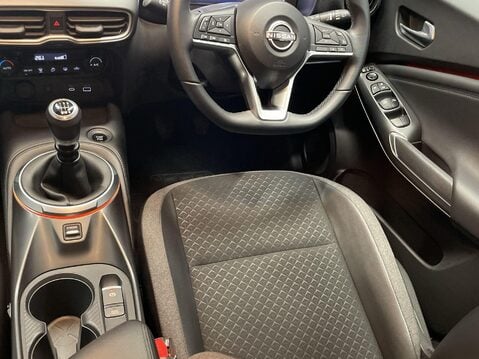 Nissan Juke 1.0 DIG-T N-Connecta SUV 5dr Petrol Manual Euro 6 (s/s) (114 ps) Alloy Whee 15