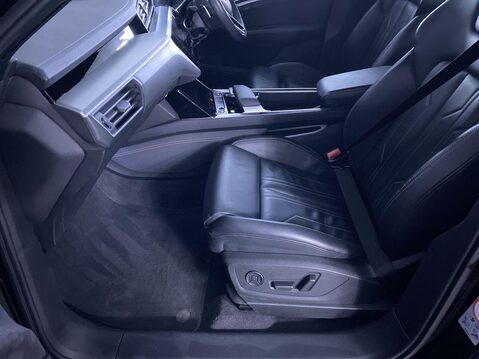 Audi E-Tron 55 S line SUV 5dr Electric Auto quattro 95kWh (408 ps) Cruise - 1 Owner - S 17