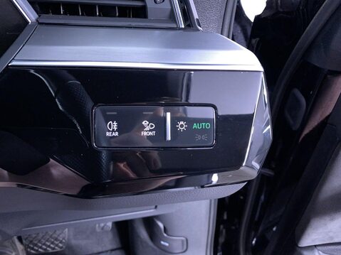 Audi E-Tron 55 S line SUV 5dr Electric Auto quattro 95kWh (408 ps) Cruise - 1 Owner - S 23