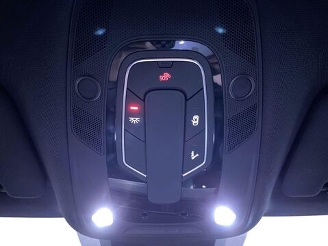 Audi E-Tron 55 S line SUV 5dr Electric Auto quattro 95kWh (408 ps) Cruise - 1 Owner - S 18