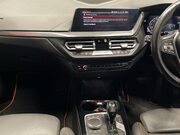 BMW 1 Series 1.5 118i Sport Hatchback 5dr Petrol DCT Euro 6 (s/s) (140 ps) 1 Owner - Sat 16