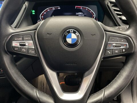 BMW 1 Series 1.5 118i Sport Hatchback 5dr Petrol DCT Euro 6 (s/s) (140 ps) 1 Owner - Sat 21