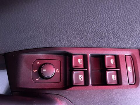 SEAT Arona 1.0 TSI GPF FR Sport SUV 5dr Petrol DSG Euro 6 (s/s) (115 ps) Air Con - All 33