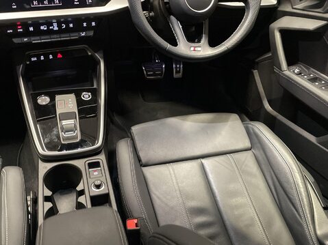 Audi A3 2.0 TDI 35 S line Sportback 5dr Diesel S Tronic Euro 6 (s/s) (150 ps) 1 Own 15