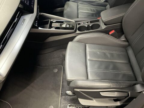 Audi A3 2.0 TDI 35 S line Sportback 5dr Diesel S Tronic Euro 6 (s/s) (150 ps) 1 Own 17