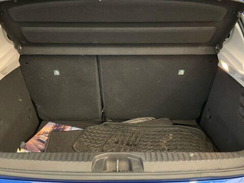 Renault Clio 1.0 TCe Iconic Edition Hatchback 5dr Petrol Manual Euro 6 (s/s) (90 ps) Sat 7