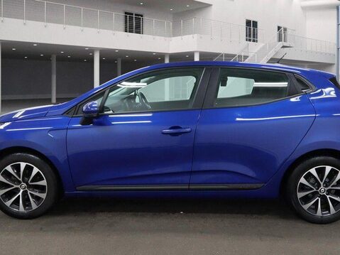 Renault Clio 1.0 TCe Iconic Edition Hatchback 5dr Petrol Manual Euro 6 (s/s) (90 ps) Sat 6