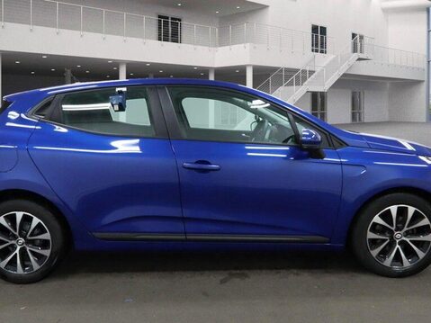 Renault Clio 1.0 TCe Iconic Edition Hatchback 5dr Petrol Manual Euro 6 (s/s) (90 ps) Sat 5